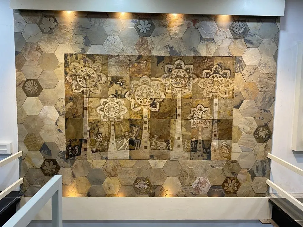 Floral Medallion and Honeycomb Feature Wall — OS-SM-155, view 2
